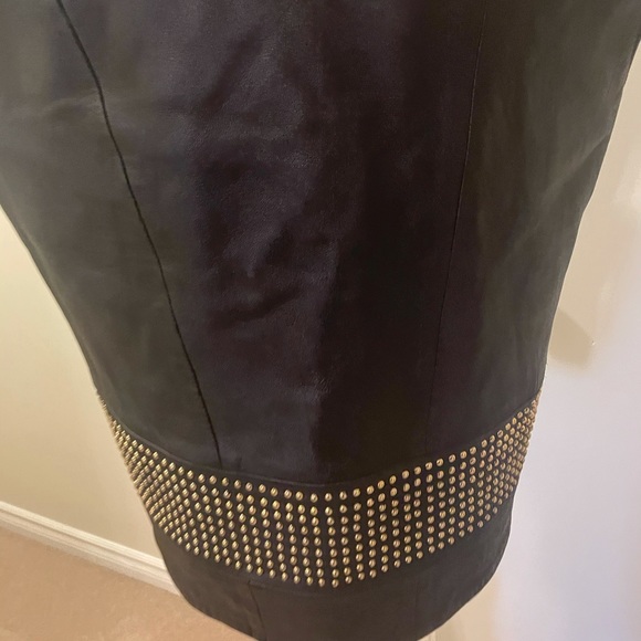 Ernte genuine leather vest with gold stud detail - Picture 8 of 16